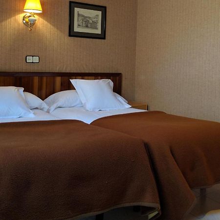 Hostal Talabart Les Ngoại thất bức ảnh