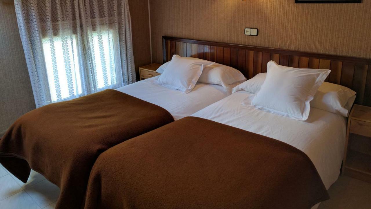 Hostal Talabart Les Ngoại thất bức ảnh