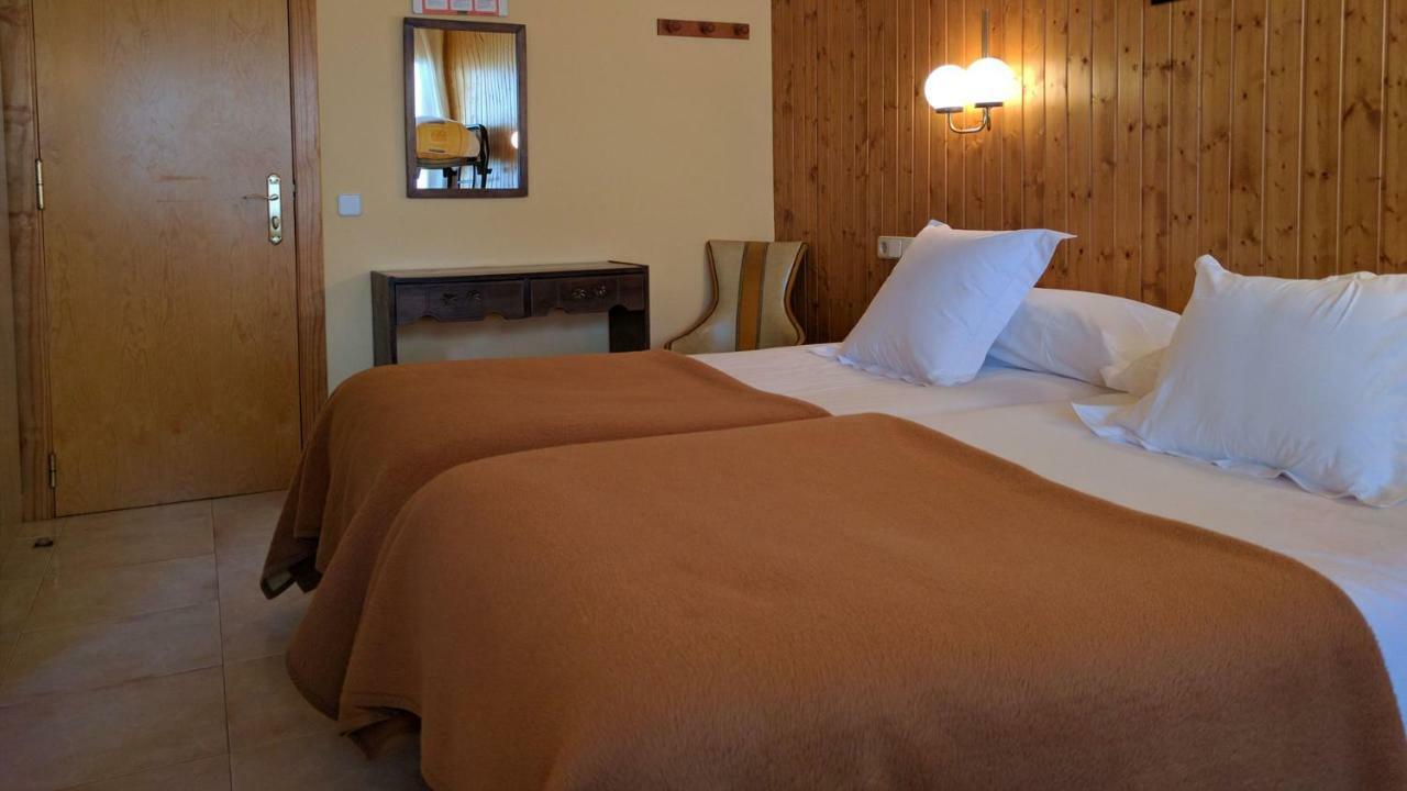 Hostal Talabart Les Ngoại thất bức ảnh